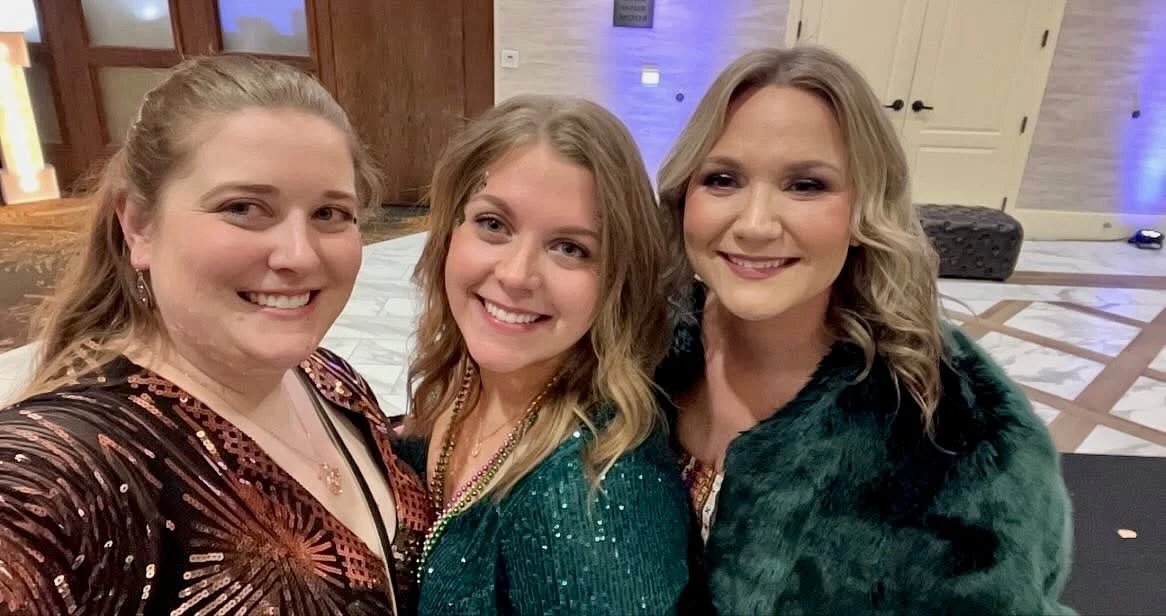 6938cd067372b4c675d0edba_Erin, Britt, Randi